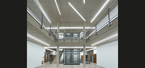 Luxsystem » Treppenhausbeleuchtung mit Notbeleuchtung