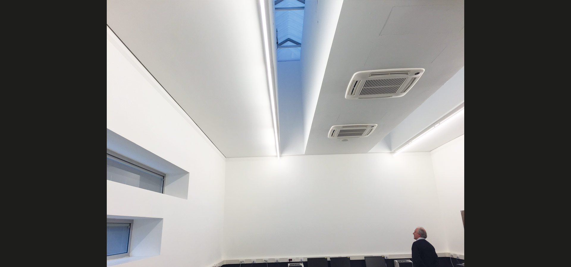 Beleuchtung Schulungsraum LED Leuchte Luxsystem