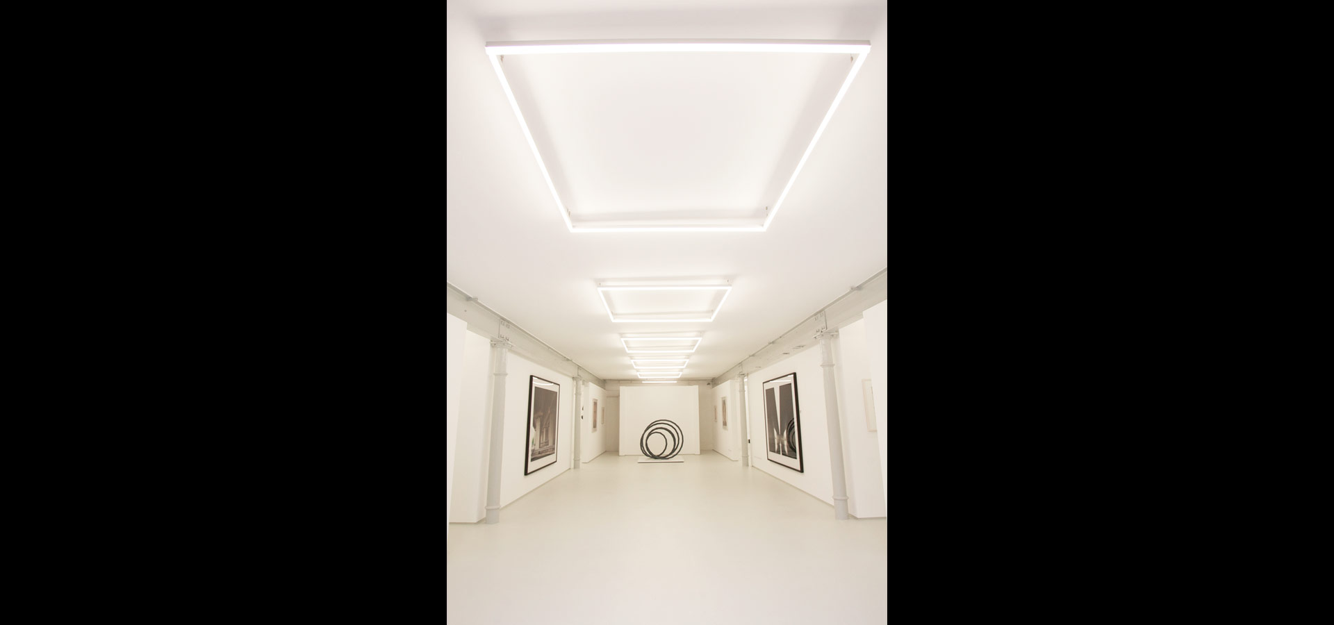 Luxsytem exhibition lighting light band with optimal illumination