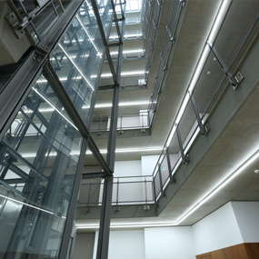 Luxsystem Treppenhausbeleuchtung mit integrierter Notbeleuchtung Teaser